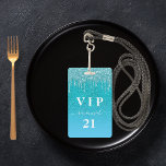 Badge Anniversaire turquoise parties scintillant gouttes<br><div class="desc">Un badge moderne, élégant et glamour pour une fête d'anniversaire de 21e (ou tout âge). Un turquoise, vert, bleu dégradé arrière - plan de parties scintillant avec fausse parties scintillant goutte à goutte, la peinture goutte à goutte. Personnalisez et ajoutez un nom. Le nom est écrit avec un script de...</div>