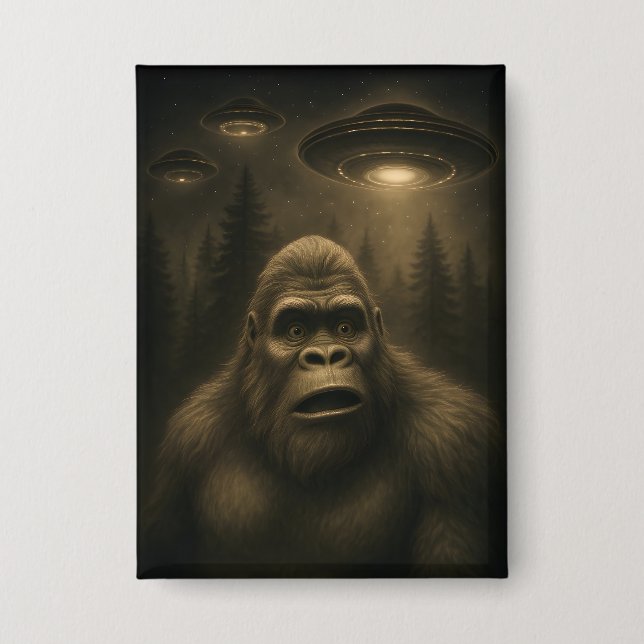 Badge Bigfoot Sasquatch Alien UFO Funny (Recto)