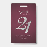 Badge Bourgogne Anniversaire 21 Ans Paillettes Argent VI<br><div class="desc">Badge moderne d'anniversaire 21 ans VIP à paillettes argent que vous pouvez facilement personnaliser avec un nom et une date en cliquant sur le bouton "Personnaliser". Les paillettes argent "21" sont fixes tandis que les autres textes sur le badge peuvent être modifiés.</div>