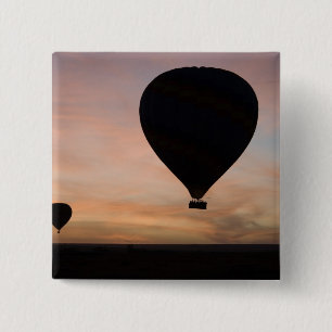 Badge Carré 5 Cm Afrique, Kenya, Masai Mara. Deux ballons glissent
