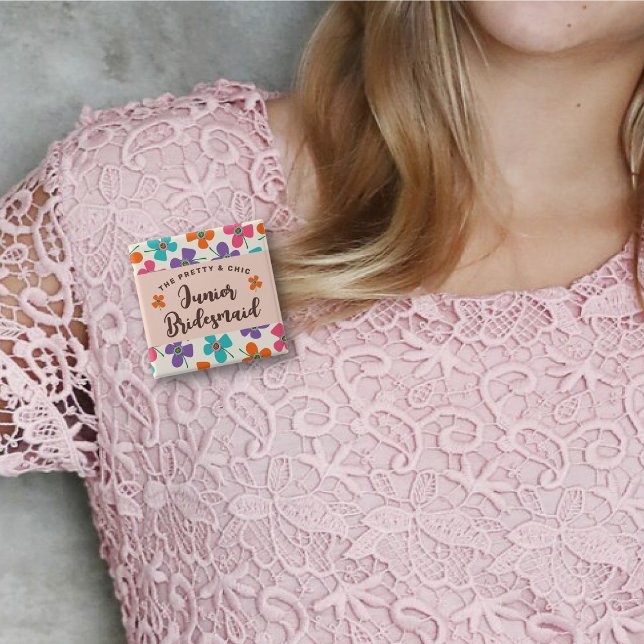 Badge Carré 5 Cm Balise JUNIOR BRIDESMAID Fun Daisies Pop Mariage N (JUNIOR BRIDESMAID Fun Daisies Pop Wedding Rehearsal Name Tag Pinback Button @ fat_fa_tin)
