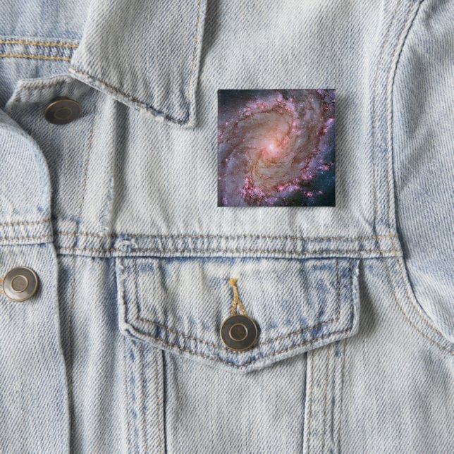 Badge Carré 5 Cm Barred Spiral Galaxy Messier 83. (En situation)