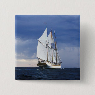 Badge Carré 5 Cm Bateau de navigation sur la mer baltique