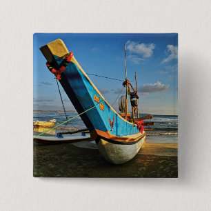Badge Carré 5 Cm Bateau de pêche coloré par l'océan