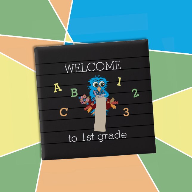 Badge Carré 5 Cm Bienvenue sur le bouton épingle de la chouette ble (Welcome back-to-school blue owl button with grade level . )