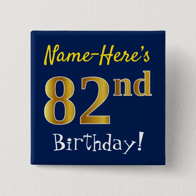 Badge Carré 5 Cm Bleu, Faux Or 82e Anniversaire, Avec Nom Personnal (Devant)