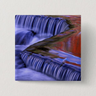 Badge Carré 5 Cm Bond Falls; reflets de feuilles colorées à l'autom