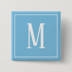 Badge Carré 5 Cm Bouton carré blanc sur fond bleu clair avec monogr