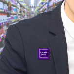 Badge Carré 5 Cm Bouton Carré violet Nom commercial et Logo<br><div class="desc">Bouton carré que vous pouvez customiser pour mettre votre nom d'entreprise et logo. Vous pouvez utiliser ce bouton comme accessoire uniforme de votre personnel. Vous pouvez également l'utiliser comme accessoire d'emballage. Vous pouvez également l'inclure dans vos documents de marketing pour faire de la publicité pour votre entreprise ou pour promouvoir...</div>
