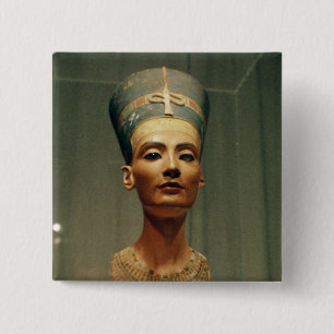Badge Carré 5 Cm Buste de la Reine Nefertiti, vue de face