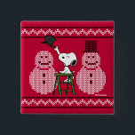 Badge Carré 5 Cm cacahuètes | Snoopy Christmas Sweater Snowman<br><div class="desc">Célébrez les fêtes et votre amour des cacahuètes avec ce pull de Noël moche avec Snoopy et une rangée de bonhommes de neige.</div>