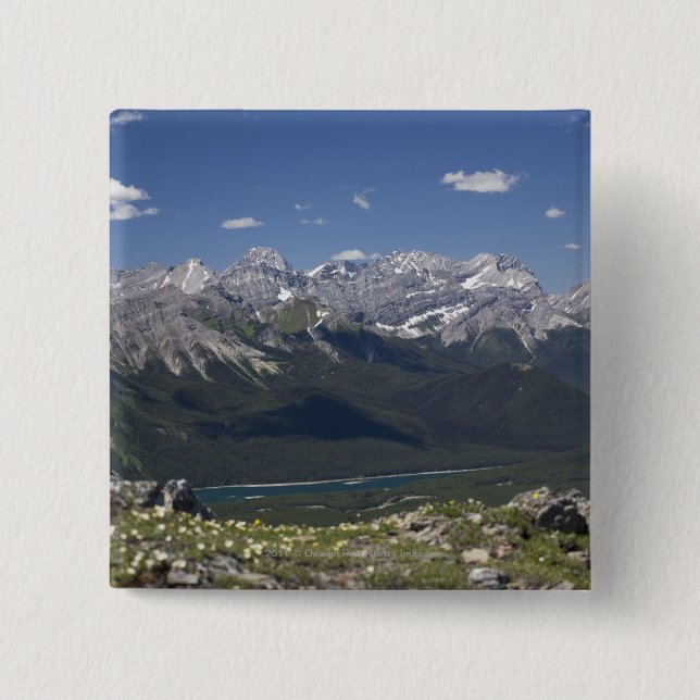 Badge Carré 5 Cm Chaîne et lac de montagne de sur une montagne (Devant)