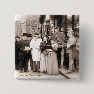 BADGE CARRÉ 5 CM CHANTEURS VICTORIENS DE CHANT DE NOËL