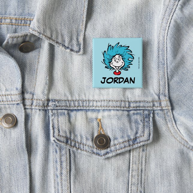 Badge Carré 5 Cm Chat dans le Chapeau | Chose 1 Chose 2 - Chose per (En situation)