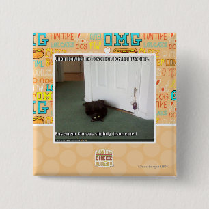 Badge Carré 5 Cm Chat de sous-sol, légèrement désorienté