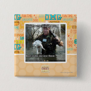 Badge Carré 5 Cm Chat et arme à feu humides