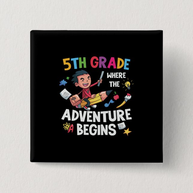 Badge Carré 5 Cm Cinquième Année Où Commence L'Aventure (Devant)