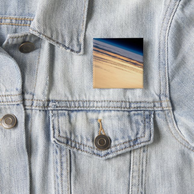 Badge Carré 5 Cm Coucher De Soleil Orbital Au Large De La Basse Cal (En situation)