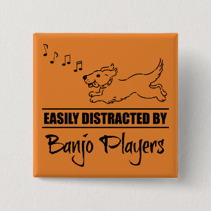 Badge Carré 5 Cm Courir un chien facilement distrait par les joueur