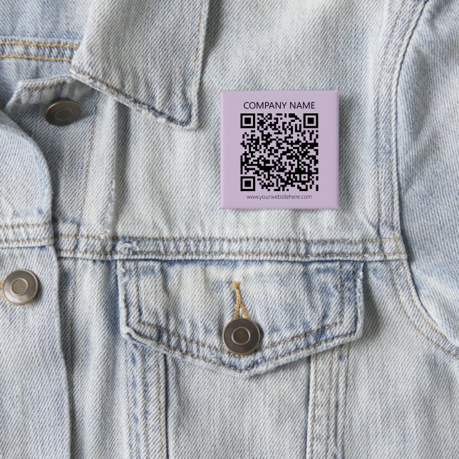 Badge Carré 5 Cm Créer un code QR | Violet lavande pâle (En situation)