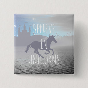 Badge Carré 5 Cm Croire aux licornes Art fantaisiste
