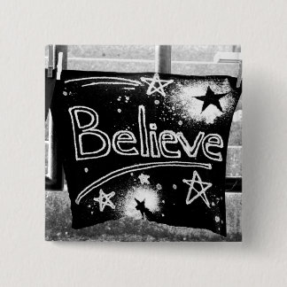 Badge Carré 5 Cm Croire Monochrome