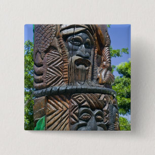 Badge Carré 5 Cm Détail d'un totem Kanak, Noumea, Nouvelle 2