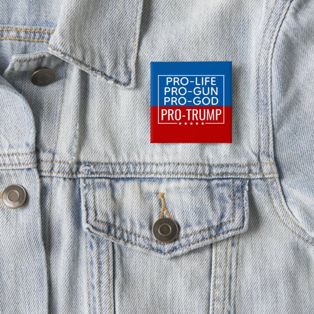 Badge Carré 5 Cm Donald Trump Pro-Life Pro-Gun Pro-God Pro-Trump (En situation)