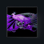 BADGE CARRÉ 5 CM ÉLÉGANT PEACOCK EN VIOLET VIOLET, NOIR<br><div class="desc">Design numérique par Bulgan Lumini. Partie de la nouvelle collection ARCADIA.</div>