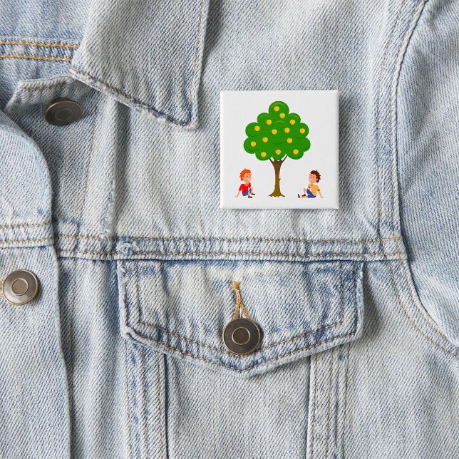 Badge Carré 5 Cm Enfants joueuses assis sous un arbre de pomme (Créateur téléchargé)