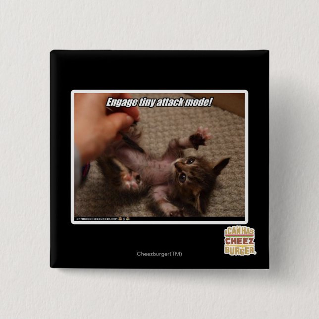 Badge Carré 5 Cm Engagez le mode minuscule d'attaque ! (Devant)