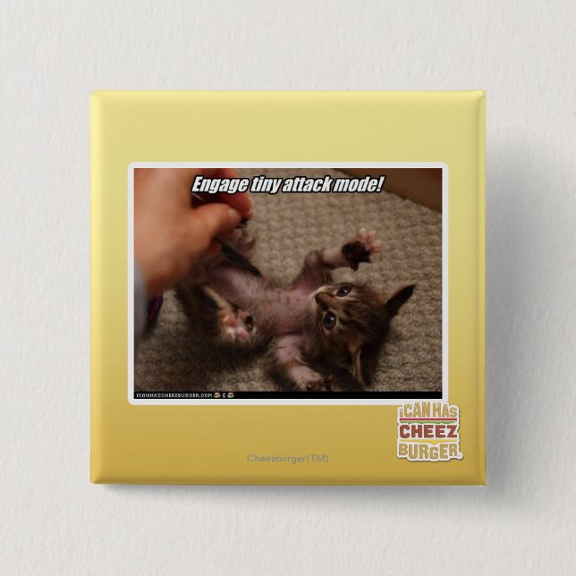 Badge Carré 5 Cm Engagez le mode minuscule d'attaque ! (Devant)