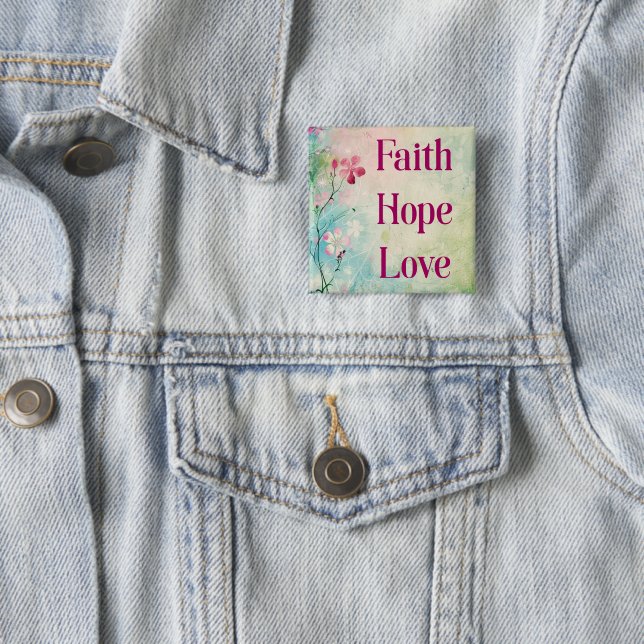 Badge Carré 5 Cm Faith Hope Love (En situation)