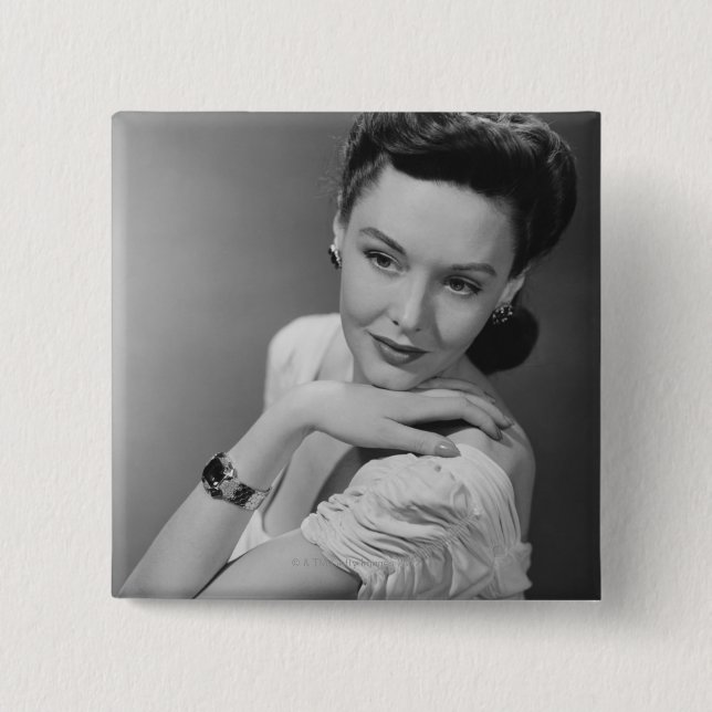 Badge Carré 5 Cm Femme dans la robe de soirée (Devant)