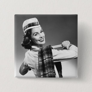 Badge Carré 5 Cm Femme dans un casquette