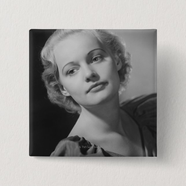 Badge Carré 5 Cm Femme posant 2 (Devant)