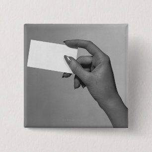Badge Carré 5 Cm Femme tenant la carte