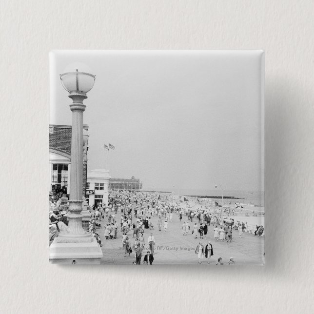 Badge Carré 5 Cm Foules sur l'esplanade (Devant)