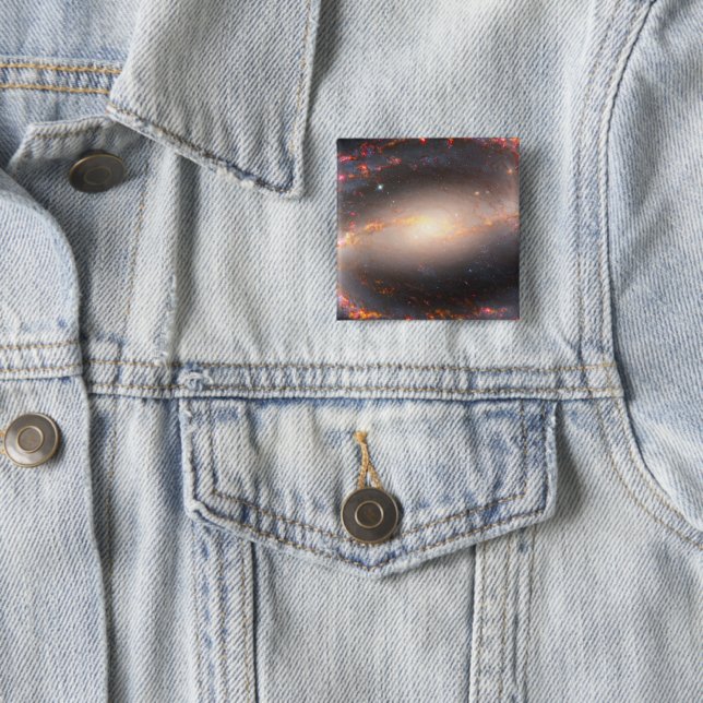 Badge Carré 5 Cm Galaxie Spirale Ngc 1300. (En situation)