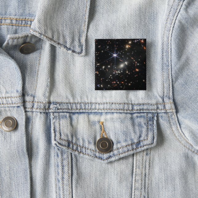 Badge Carré 5 Cm Galaxy Cluster Smacs 0723. (En situation)