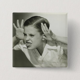 Badge Carré 5 Cm Garçon faisant le visage