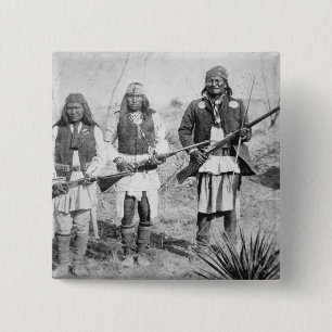 Badge Carré 5 Cm Geronimo et trois de ses guerriers d'Apache, 1886
