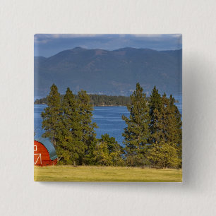Badge Carré 5 Cm Grange rouge situé le long du lac panoramique Flat