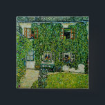 Badge Carré 5 Cm Gustav Klimt - La Maison de Guardaboschi<br><div class="desc">Maison de Guardaboschi / Maison à Weissenbach du lac Attersee - Gustav Klimt,  Huile sur toile,  1912</div>