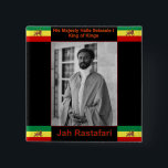 Badge Carré 5 Cm Haile Selassie le lion de Judah, Jah Rastafari<br><div class="desc">IL,  Jah Rastafari de l'Ethiopie. Roi des rois. Ras Tafari. Chef légendaire de l'Ethiopie qui trace ses racines à la reine de Sheba et à Solomon. Rastas pensent Selassie I pour être le Messiah. Grande image noire et blanche de Selassie et le drapeau éthiopien avec le lion de Judah.</div>