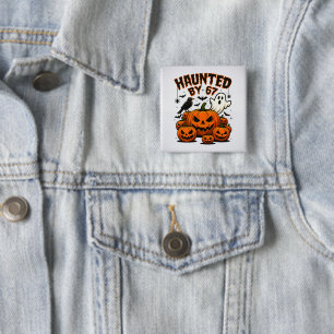 Badge Carré 5 Cm Hantée par 67 Drôle Fantôme et Halloween Citrouill