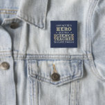 Badge Carré 5 Cm Héros de professeur de sciences Humour nouveauté<br><div class="desc">Je ne suis peut-être pas un héros,  mais je suis un professeur de sciences si proche de l'art du mot humoristique en sans-serif et en croix de griffes de doodle en blanc et jaune doré avec deux étoiles d'accent en détresse.</div>
