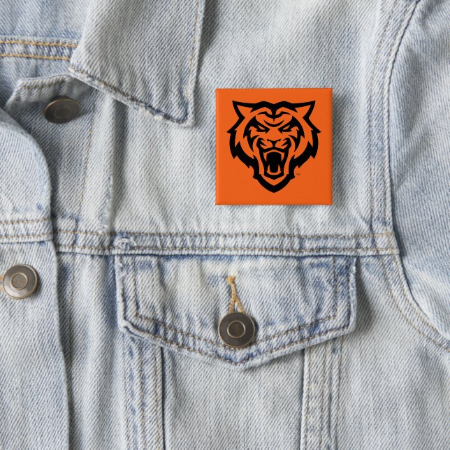 Badge Carré 5 Cm Idaho State University Bengals Spirit Design (En situation)