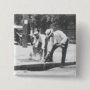 Badge Carré 5 Cm Interdiction de jeter du whisky dans un Vintage d'