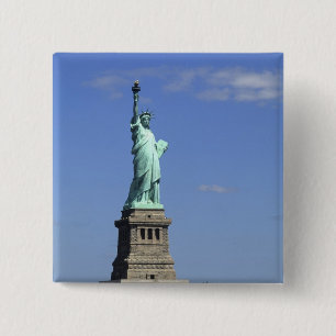 Badge Carré 5 Cm La beauté de la célèbre Statue de la Liberté sur